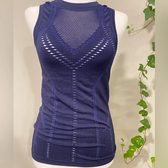 Athleta Women's Vented Sleeveless Tank Top Shirt Size XS - Picture 1 of 5